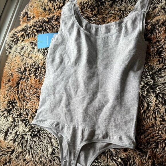 Yummie‎ Scoop Neck Bodysuit - Picture 6 of 8